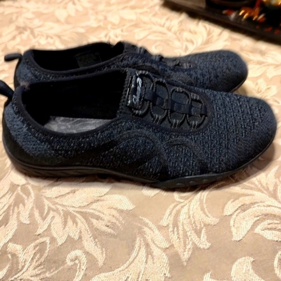 Skechers Shoes - 🐦⬛ Super Comfy Black Skechers Toggle Bungee Pull On Sneakers Shoes - 7.5M